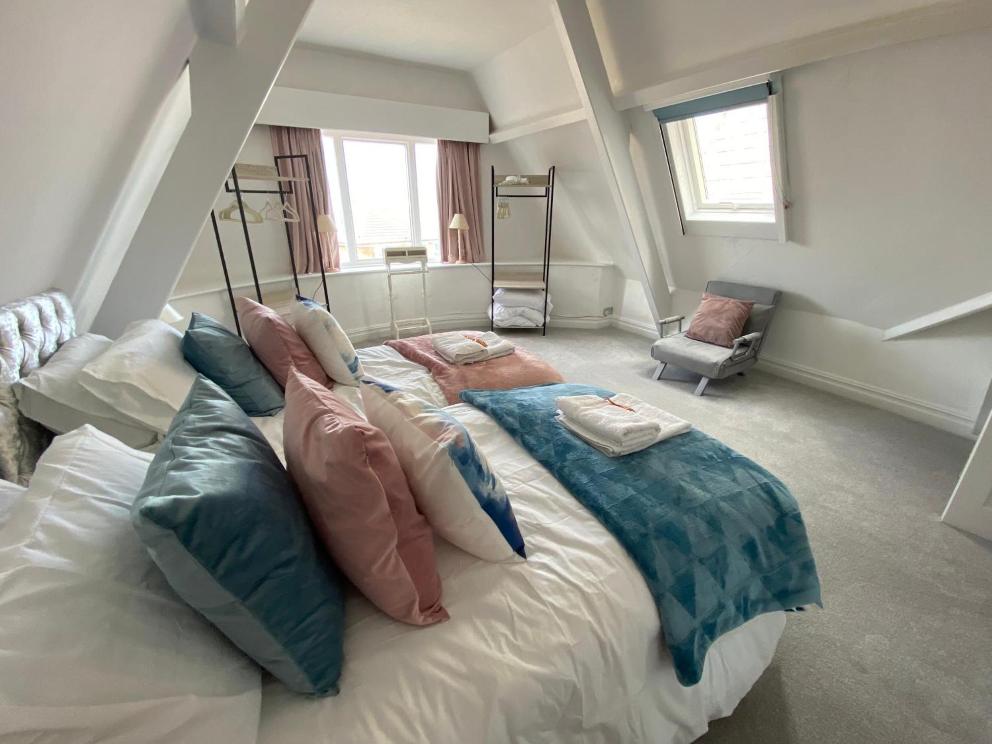 Blue Ocean Seaview Penthouse Perfectly Saltburn-by-the-Sea